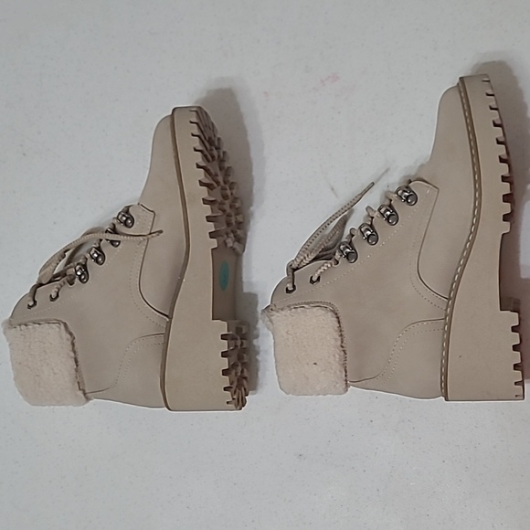 NWOT Dolce Vita Women's Roster Cream Lace-Up Ankle Boots size 8 - Picture 5 of 10